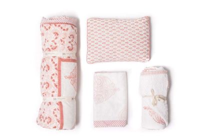 Going Home Newborn Bed + Bath Gift Set (Title: Pink City Gift Newborn Gift Set)